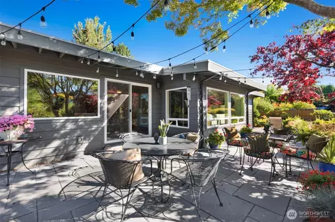 Exterior - 9822 Cherry St, Edmonds, WA 98020 photo 11 of 13