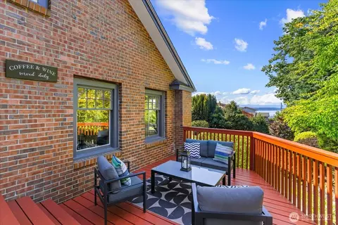 Exterior - 9819 Cherry St, Edmonds, WA 98020 photo 6 of 8