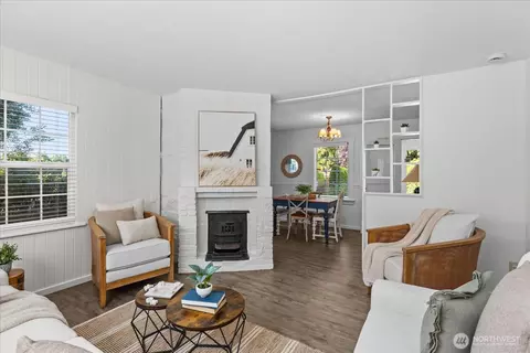 Living - 9819 Cherry St, Edmonds, WA 98020 photo 4 of 5