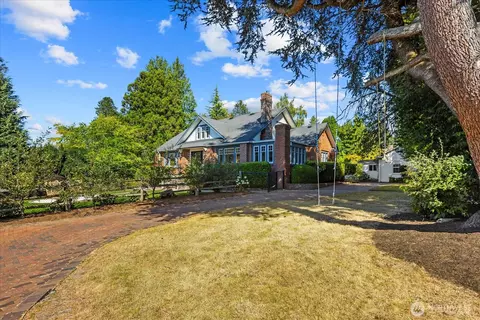 Exterior - 9819 Cherry St, Edmonds, WA 98020 photo 4 of 8