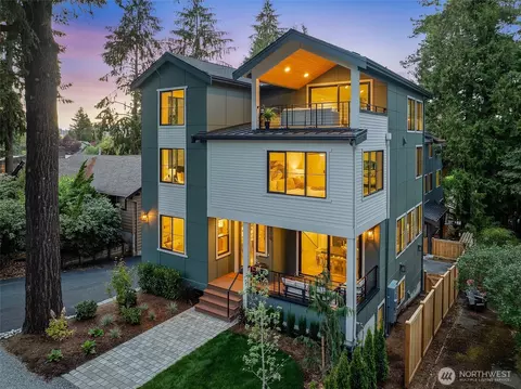 1218 NE 103rd St, Seattle, WA 98125