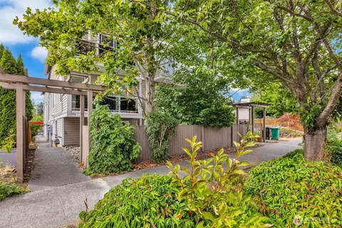 6331 42nd Ave SW #A, Seattle, WA 98136