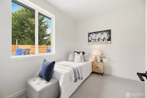 Bedroom - 2018 Oakes Ave #C, Everett, WA 98201 photo 4 of 5