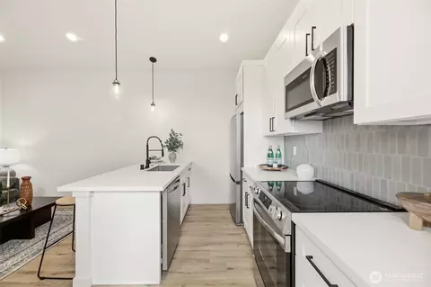 Kitchen - 2018 Oakes Ave #C, Everett, WA 98201 photo 2 of 2