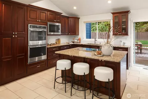Kitchen - 20204 45th Dr SE, Bothell, WA 98012 photo 4 of 6