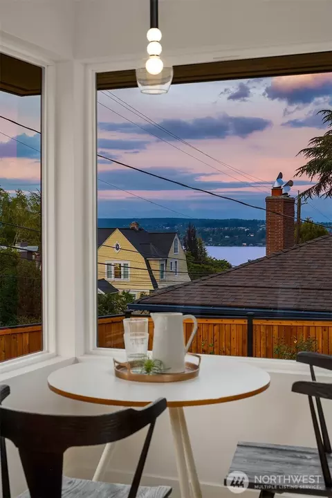 Dining - 3405 E Pine St, Seattle, WA 98122 photo 3 of 3