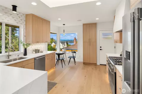 Kitchen - 3405 E Pine St, Seattle, WA 98122 photo 4 of 6