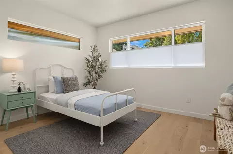 Bedroom - 3405 E Pine St, Seattle, WA 98122 photo 2 of 4