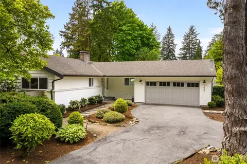 7047 NE 138th St, Kirkland, WA 98034