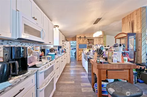 Kitchen - 29708 7th Ave E, Roy, WA 98580 photo 1 of 2