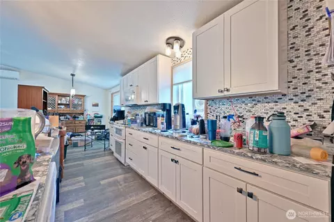 Kitchen - 29708 7th Ave E, Roy, WA 98580 photo 2 of 2