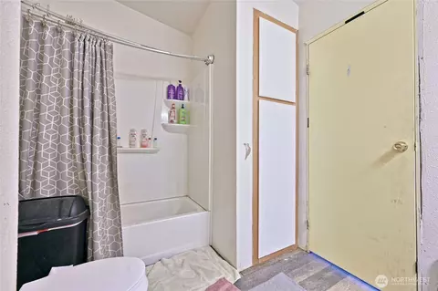 Bath - 29708 7th Ave E, Roy, WA 98580 photo 1 of 3