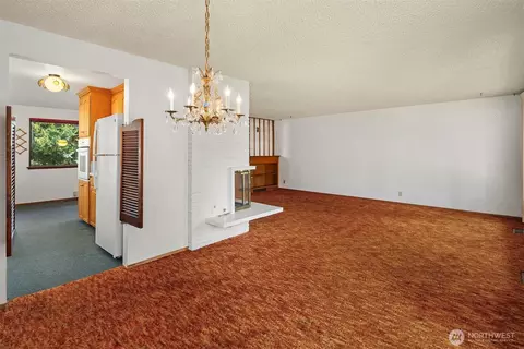 Living - 8619 Maple Ln, Edmonds, WA 98026 photo 4 of 6