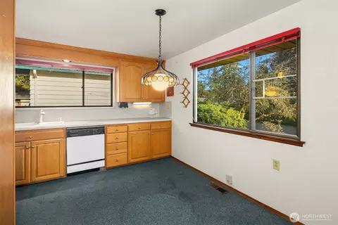 Kitchen - 8619 Maple Ln, Edmonds, WA 98026 photo 4 of 4