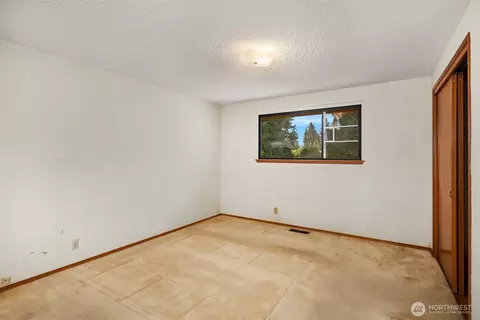 Bedroom - 8619 Maple Ln, Edmonds, WA 98026 photo 1 of 4