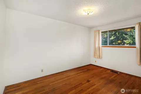 Bedroom - 8619 Maple Ln, Edmonds, WA 98026 photo 2 of 4