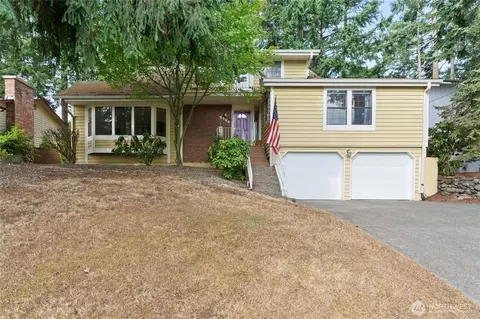 5704 69th Avenue Ct W, University Place, WA 98467