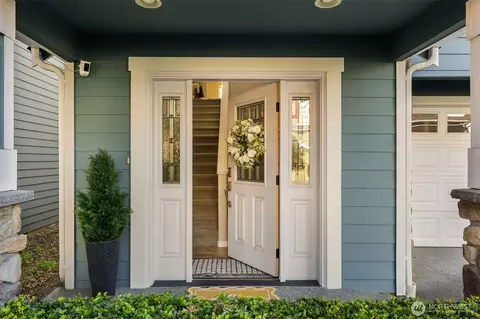 Entry Way - 17904 20th Ave SE, Bothell, WA 98012 photo 1 of 4