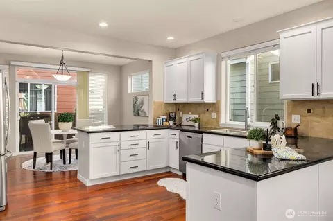 Kitchen - 17904 20th Ave SE, Bothell, WA 98012 photo 1 of 2