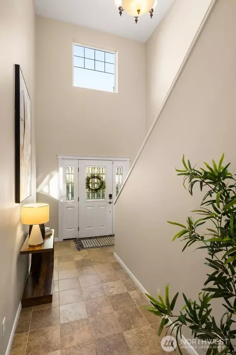 Entry Way - 17904 20th Ave SE, Bothell, WA 98012 photo 3 of 4