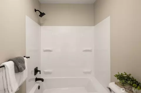 Bath - 17904 20th Ave SE, Bothell, WA 98012 photo 7 of 7