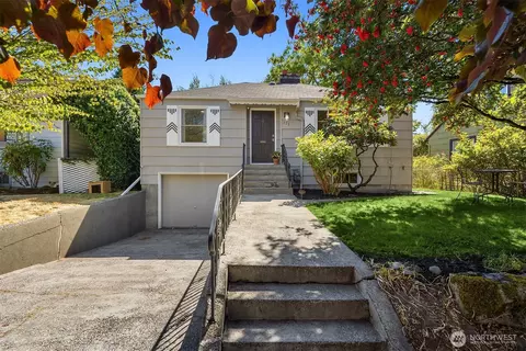 323 NW 83rd St, Seattle, WA 98117