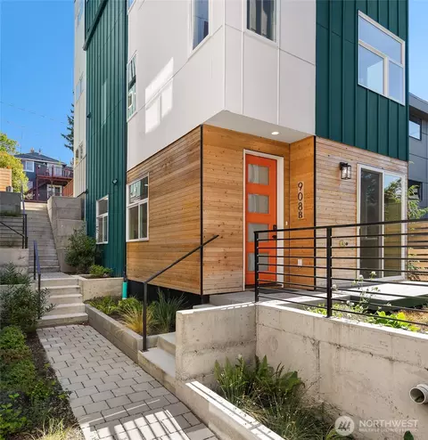 908 15th Ave #B, Seattle, WA 98122