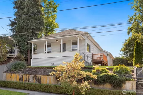 5563 Kenwood Pl N, Seattle, WA 98103