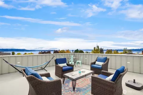 609 1st St, Kirkland, WA 98033