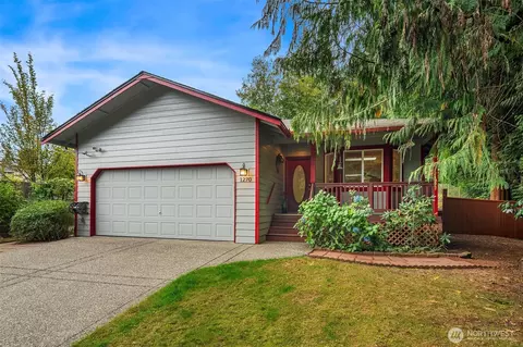 1270 Gilmax Ln NE, Poulsbo, WA 98370