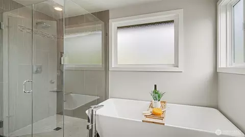 Bath - 23926 25th Dr SE, Bothell, WA 98021 photo 3 of 4