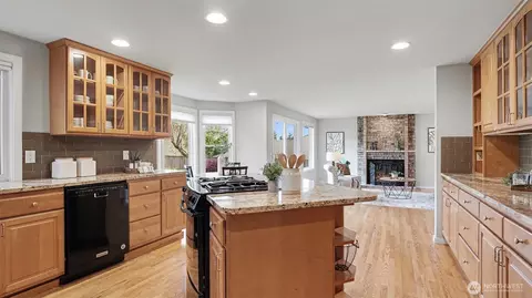 Kitchen - 23926 25th Dr SE, Bothell, WA 98021 photo 4 of 5