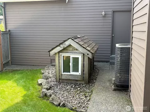 Exterior - 23926 25th Dr SE, Bothell, WA 98021 photo 5 of 7