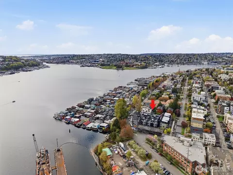 View/Area - 2016 Fairview Ave E #C, Seattle, WA 98102 photo 6 of 7