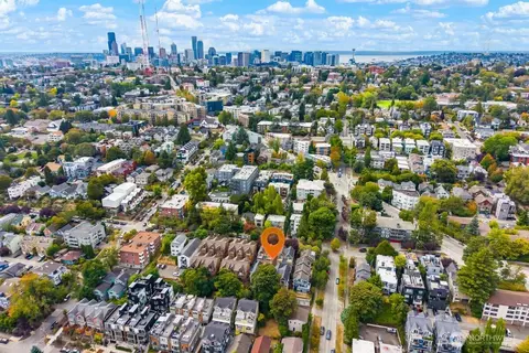View/Area - 128 B 25th Ave E, Seattle, WA 98112 photo 4 of 4