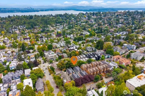 View/Area - 128 B 25th Ave E, Seattle, WA 98112 photo 2 of 4