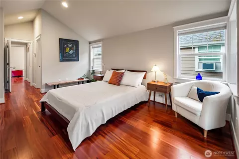Bedroom - 128 B 25th Ave E, Seattle, WA 98112 photo 2 of 5