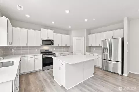 Kitchen - 18419 7th Ave W, Bothell, WA 98012 photo 2 of 2
