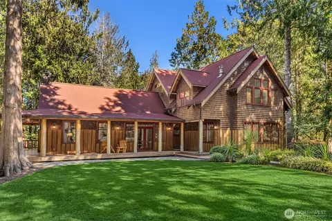 9000 Kono Rd NE, Bainbridge Island, WA 98110