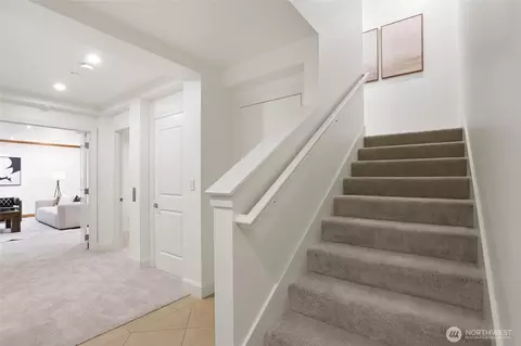 Entry Way - 719 Harvard Ave E, Seattle, WA 98102 photo 4 of 5