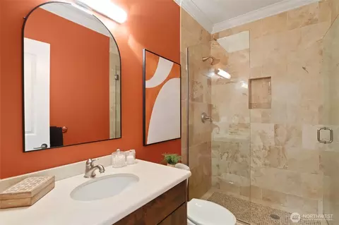 Bath - 719 Harvard Ave E, Seattle, WA 98102 photo 3 of 3