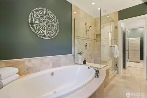 Bath - 719 Harvard Ave E, Seattle, WA 98102 photo 2 of 3