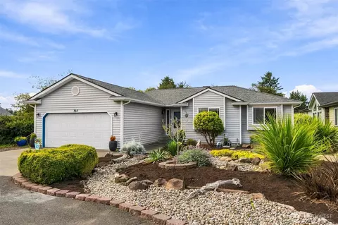 365 Canal Dr NE, Ocean Shores, WA 98569