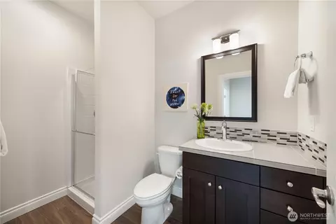 Bath - 20340 85th Pl NE, Bothell, WA 98011 photo 1 of 4