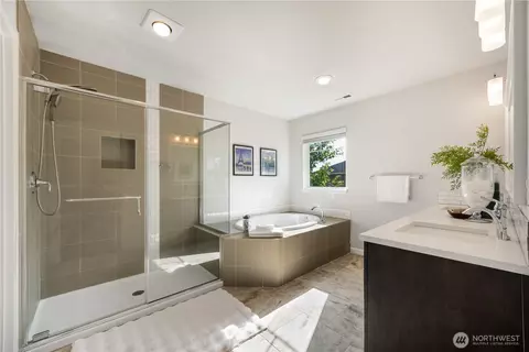 Bath - 20340 85th Pl NE, Bothell, WA 98011 photo 2 of 4