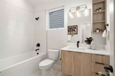 Bath - 116 29th Ave E, Seattle, WA 98112 photo 3 of 3