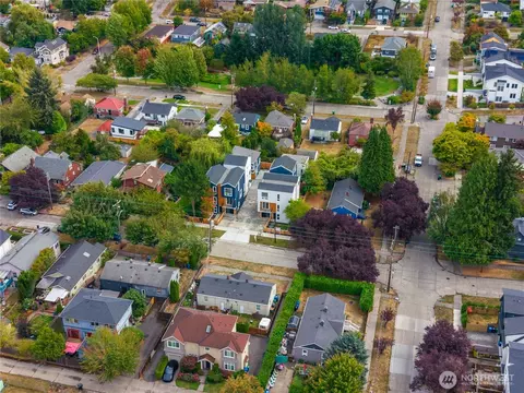 View/Area - 116 29th Ave E, Seattle, WA 98112 photo 2 of 4