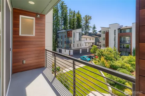 23119 NE 8th St #B103, Sammamish, WA 98074
