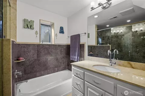 Bath - 16231 Valhalla Dr, Bothell, WA 98011 photo 6 of 6