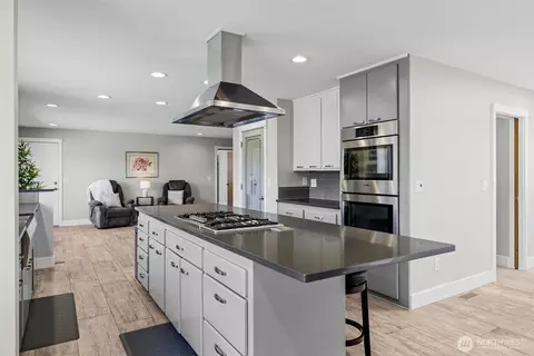 Kitchen - 16231 Valhalla Dr, Bothell, WA 98011 photo 2 of 4